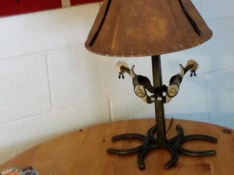 Silver Saddle Motel: Horseshoe/spur lamp